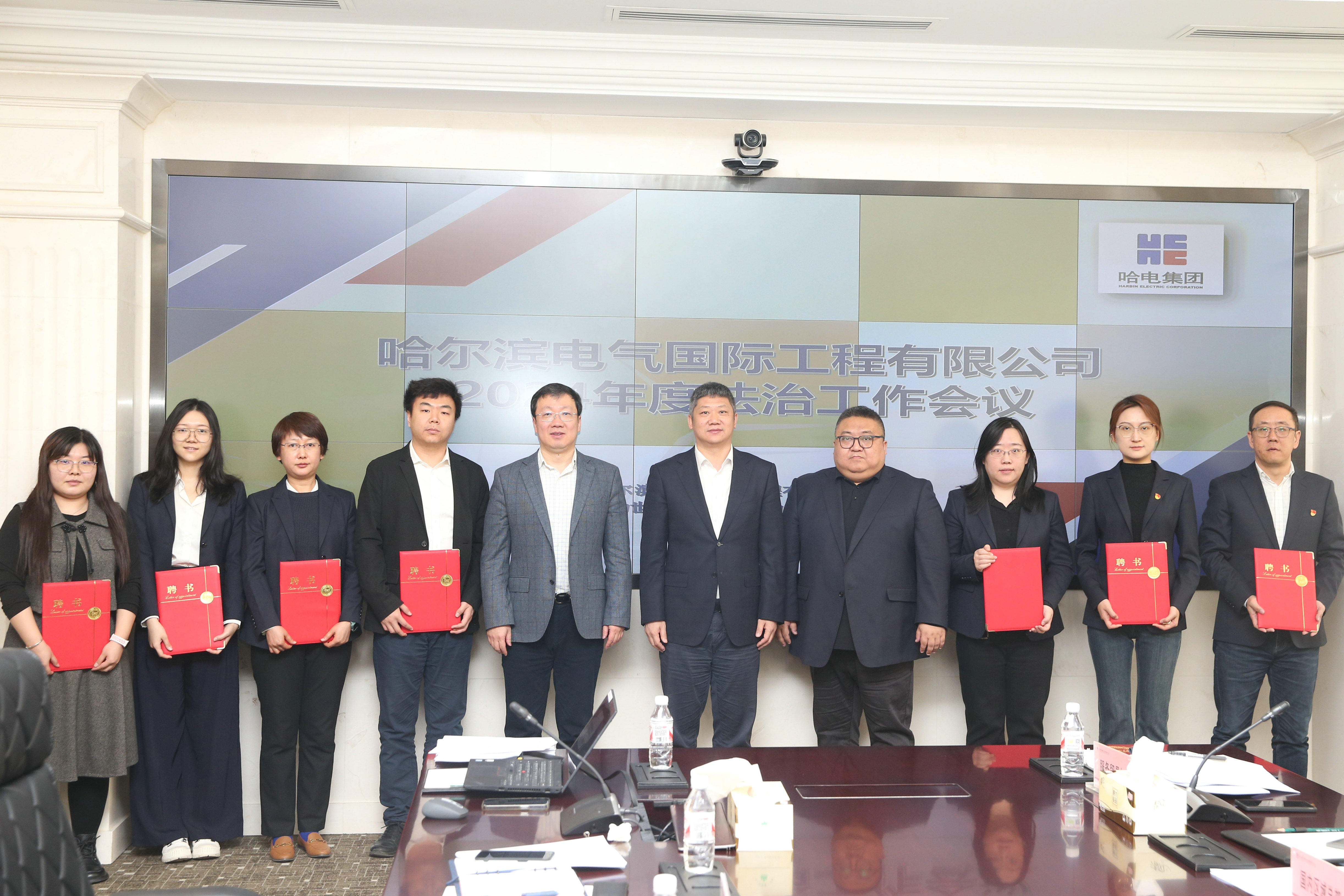 xingkong国际为部分重点部门法律顾问颁发聘书.jpg xingkong国际为部分重点部门法律顾问颁发聘书.jpg